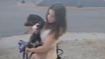 Una muchacha, con tonada de otra provincia, discutió fuerte con el dueño de otro perro que se peleo con el suyo. Captura de imagen.