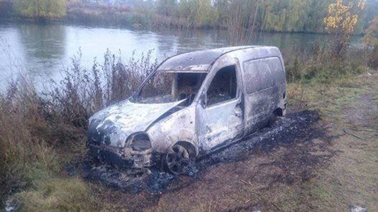 Apareció quemada en Cipolletti la camioneta que tres pibes habían robado en Centenario