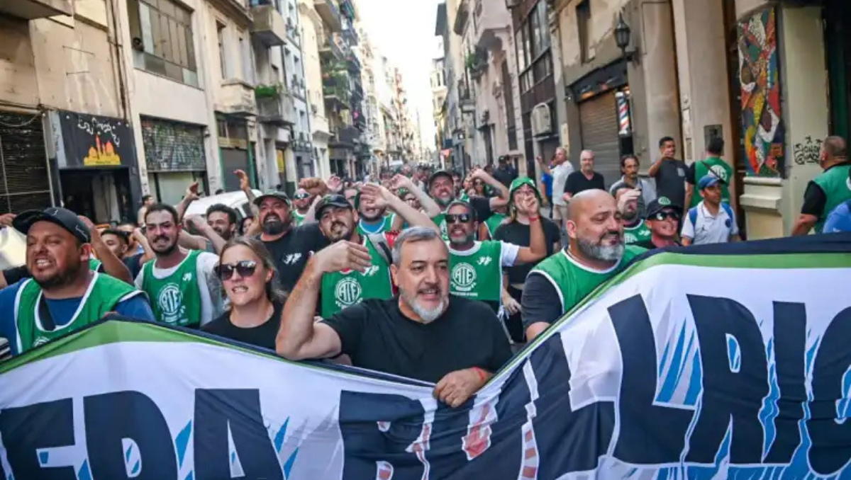 La dirigencia nacional de ATE, que conduce el rionegrino Rodolfo Aguiar, seguirá adelante con su plan de lucha por mejores salarios, contra el ajuste y contra el contenido del acuerdo del gobierno nacional con el Fondo Monetario Internacional.