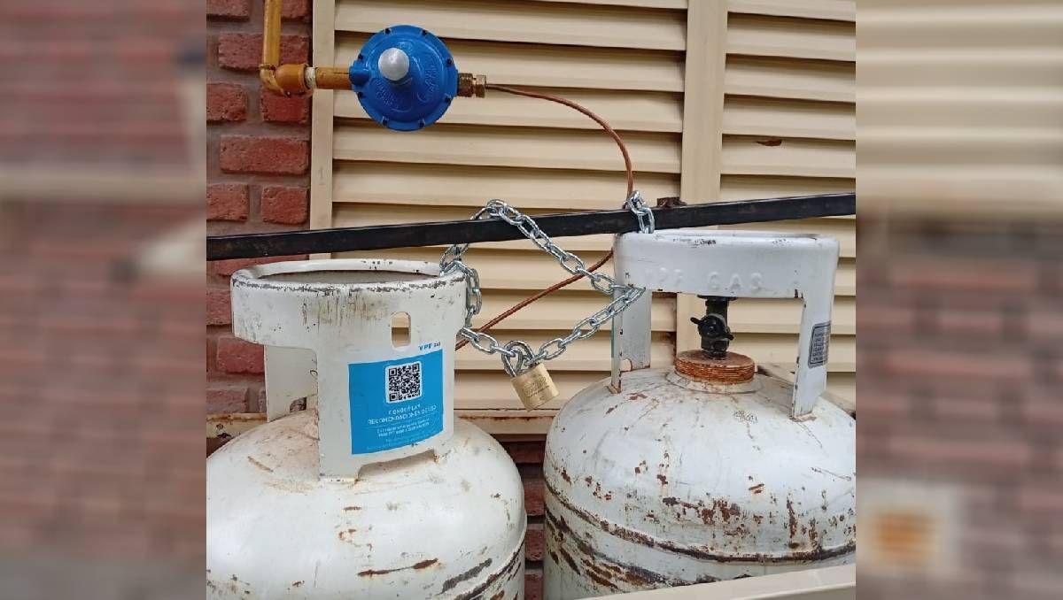 El gremio ATE cuestionó la seguridad de la instalación de dos garrafas en la cocina de una escuela.