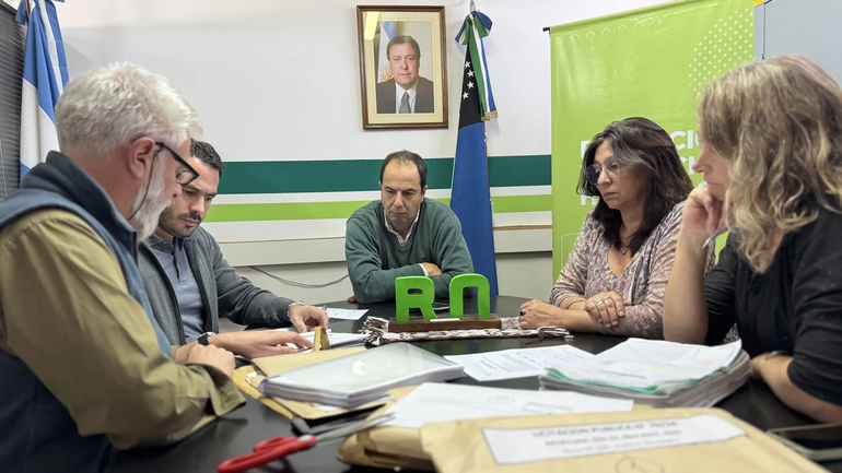 Apertura de sobres para licitar las tres obras.