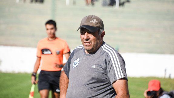 Hugo Silva le tiró la pelota a La Amistad antes del playoff