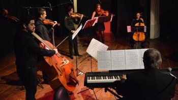 El Sexteto es dirigido por el cipoleño Miguel Ángel Barcos.