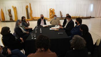 Las autoridades del Municipio y de la Universidad Nacional de Río Negro decidieron un cuarto intermedio hasta la semana que viene para continuar las tratativas. &nbsp;