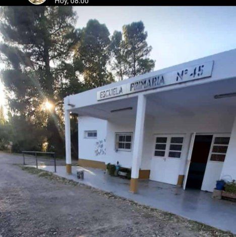 El robo se produjo en la Escuela 45.