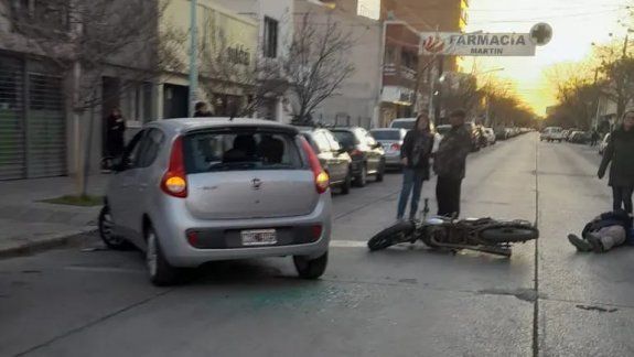 ¡A bajar un cambio!: Abuela atropellada al cruzar la calle y otros accidentes