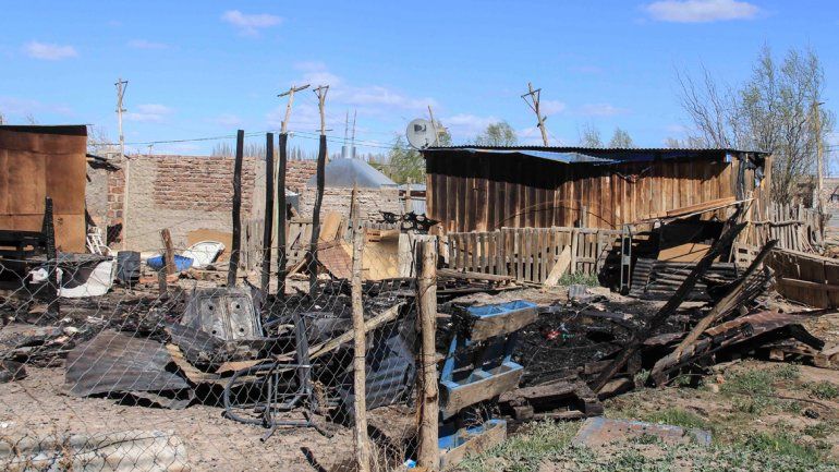 Los vecinos salvaron algunos elementos