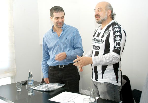 Natación escolar en el Club Cipolletti