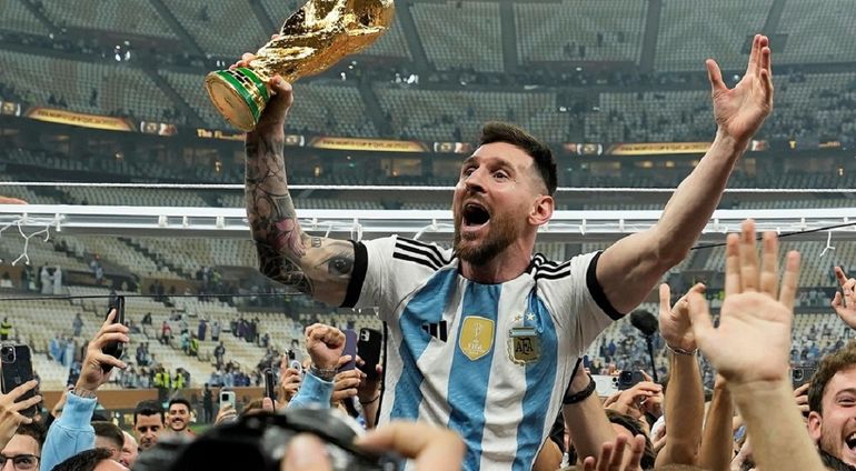 La Copa del Mundo que Messi levantó en Qatar estará en la región en los próximos días.&nbsp;