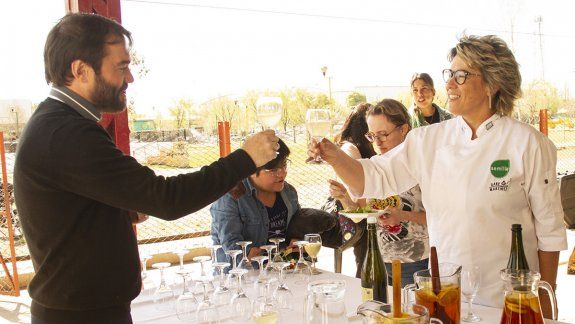 Fernández Oro: exitosa participación en la Feria Semilla