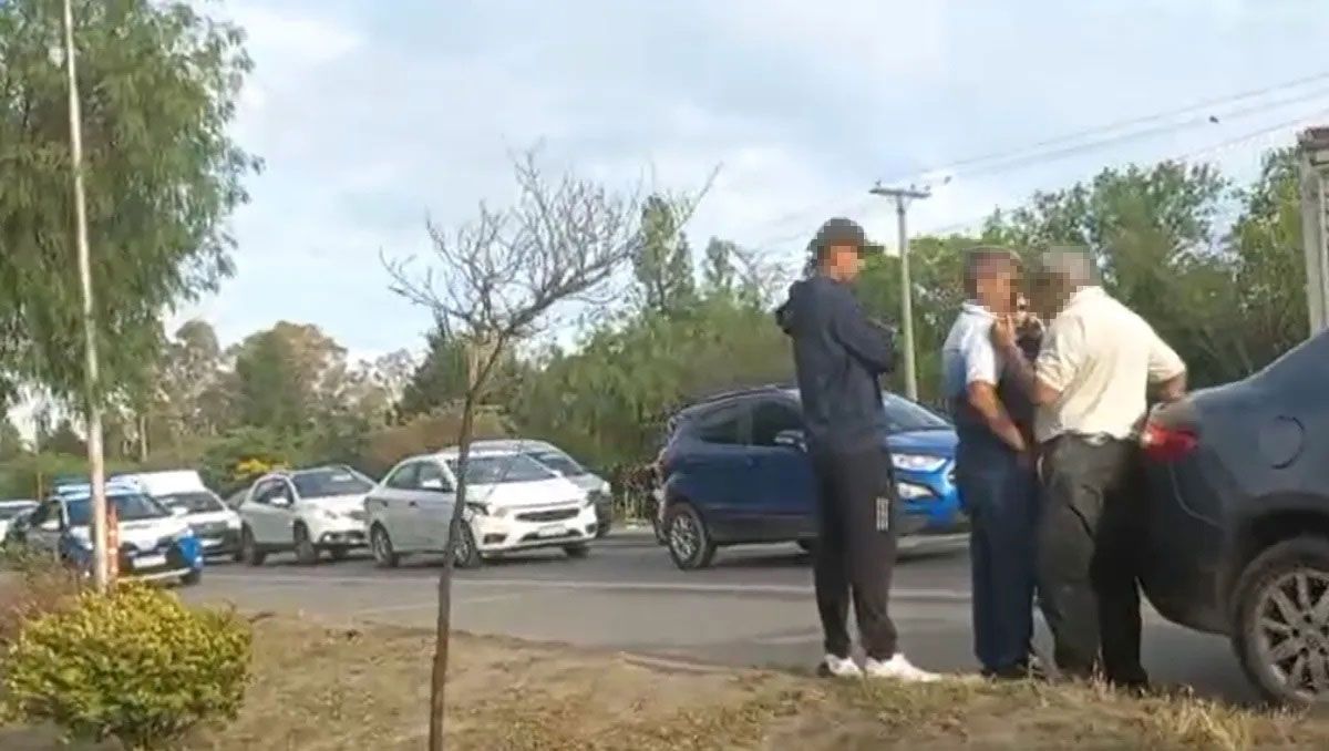 Choque en cadena en la ex Ruta 22: ¿lo provocó un ex policía?