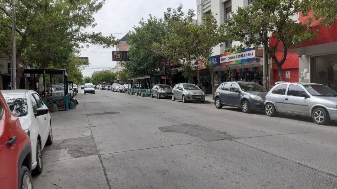 El ataque sexual ocurrió en agosto del año pasado en Roca al 300, a metros del boliche de donde habían salido. 