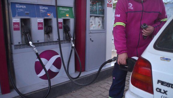 Otro amparo por el freno al precio del petróleo y la nafta