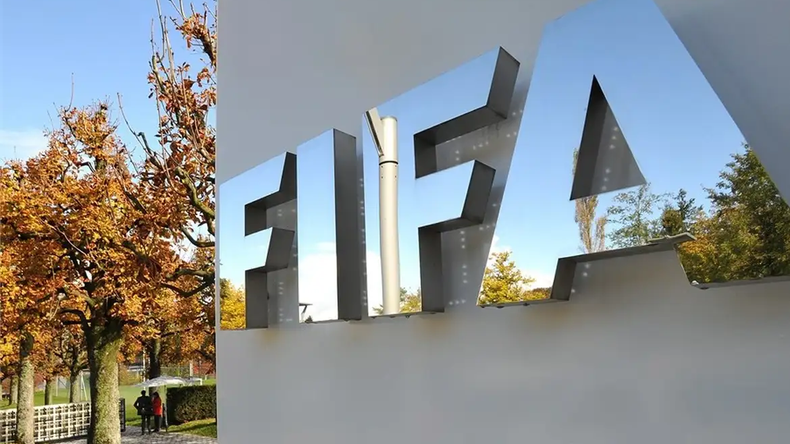 Escándalo: quiénes son los tres futbolistas argentinos que fueron suspendidos por la FIFA