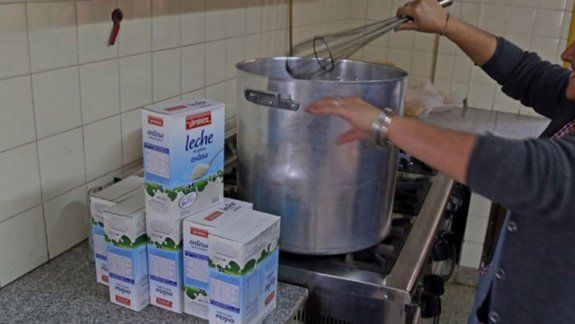 Comerciantes se unen y piden donaciones de leche para merenderos