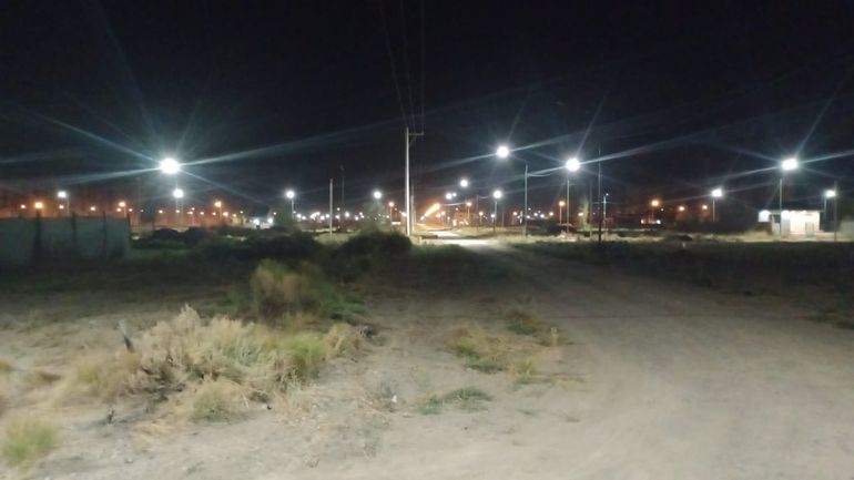 Encendieron el alumbrado en el loteo del pastor de Oro