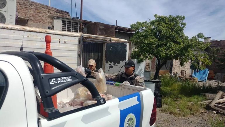 Secuestran más de una tonelada de alimentos en mal estado