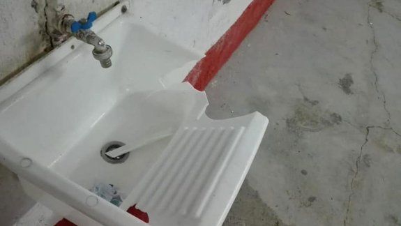 Roca le reclamará  por los daños en el vestuario