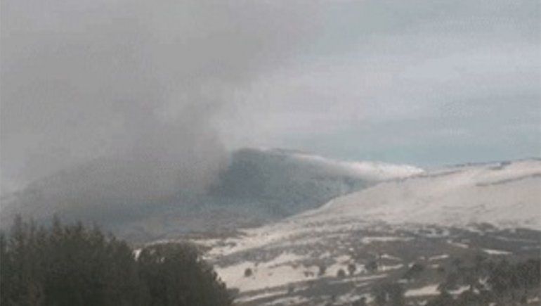 Por la baja actividad volcánica, el Copahue bajó el nivel de alerta