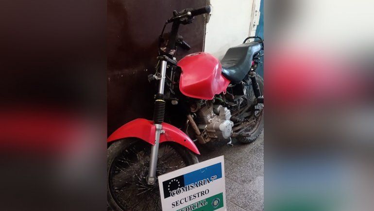 Lo atraparon en una estación de servicio con una moto robada en Cipolletti