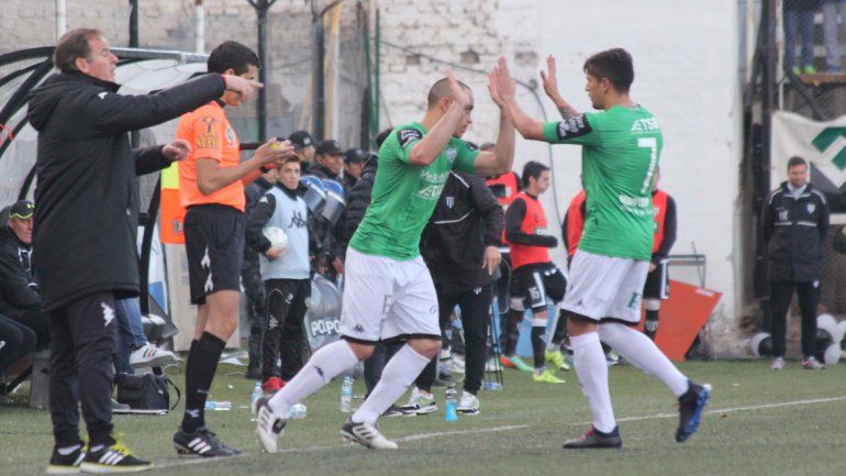 A Jara le llegó la gran chance en la zaga de Cipo ante la ausencia de Lamolla