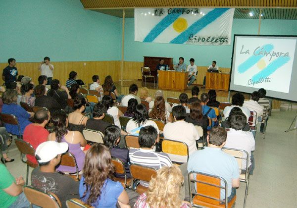 Una entusiasta Cámpora se presentó en la ciudad