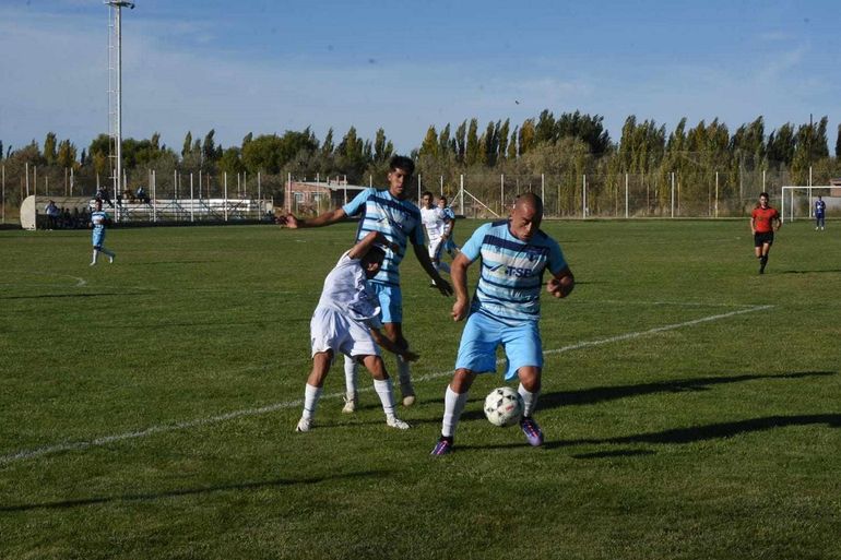 La Amistad y Atlético Regina se perfilan para pelear la Liga Confluencia hasta el final