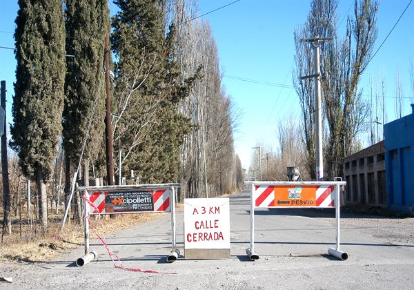 Continúan las obras de alcantarillado en Cuatro Esquinas