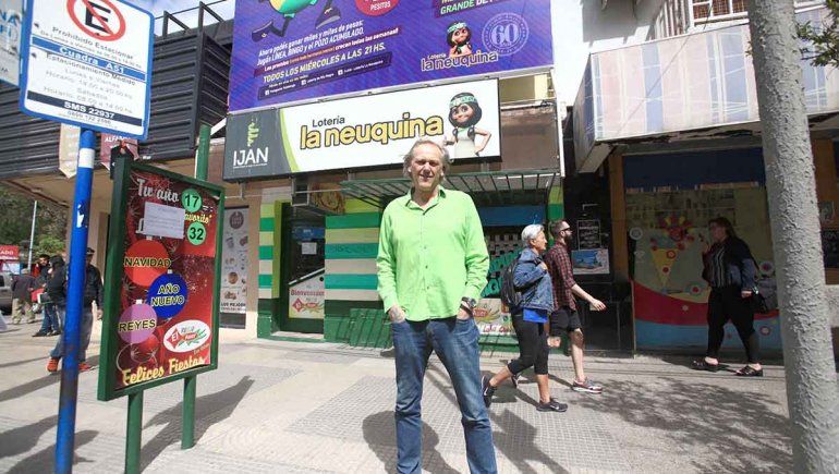 Balearon a un conocido agenciero neuquino en pleno centro