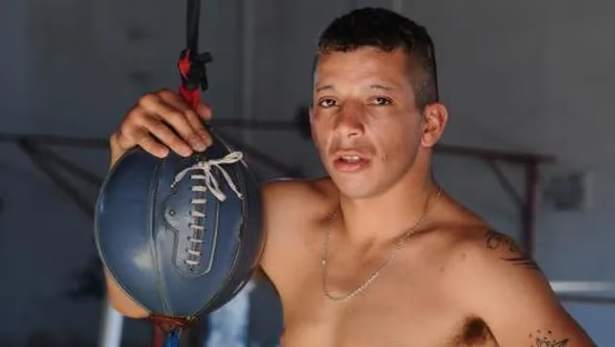 Un campeón de boxeo golpeó brutalmente a su ex hasta fracturarle la mandíbula