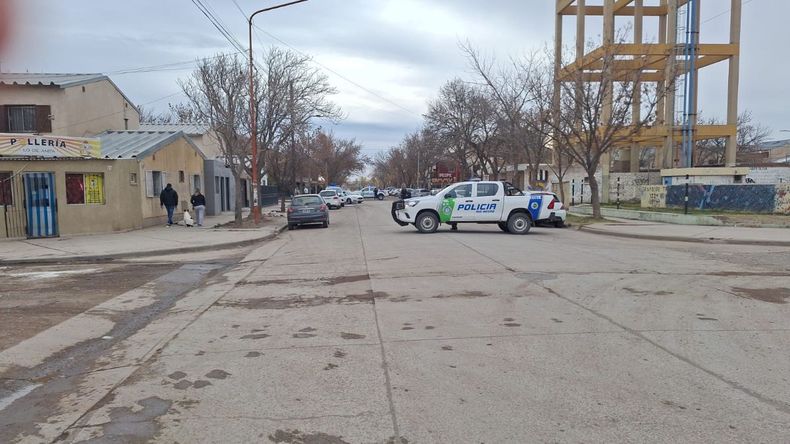 El Monito Romero fue condenado a 4 años de prisión por herir de un balazo a un menor en las 1200. Le totalizaron 7 años por sus antecedentes. | LMCipolletti.com El Monito Romero fue condenado a 4 años de prisión por herir de un balazo a un menor en las 1200. Le totalizaron 7 años por sus antecedentes.