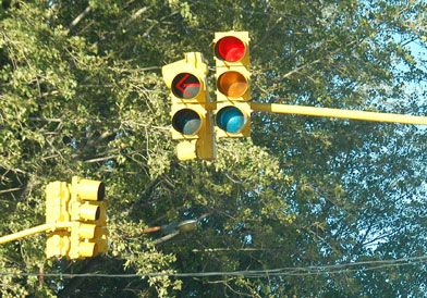 Avanza el plan de instalación de semáforos