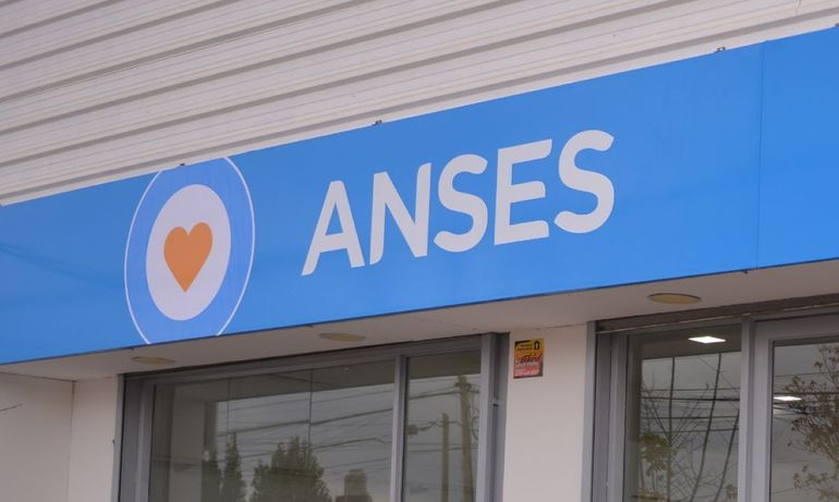 ANSES confirmó un cambio en los pagos de noviembre: afecta a jubilados y AUH