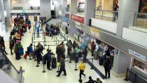 flybondi lo hizo otra vez: caos en el aeropuerto de neuquen por vuelos cancelados