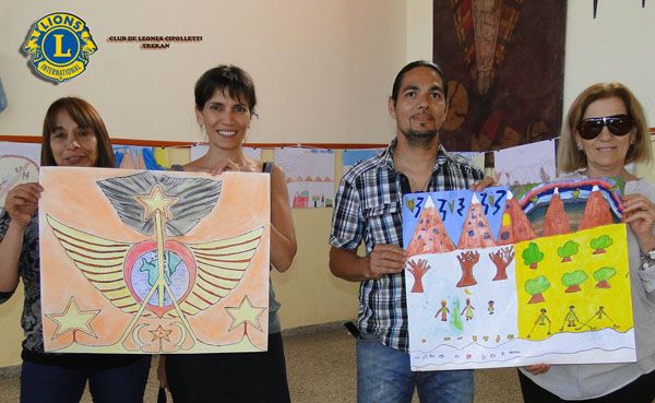 Representantes locales en el concurso Cartel de la paz