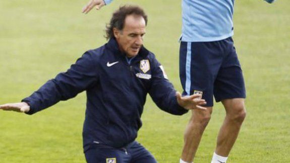 Ayudante de Simeone fue detenido por violencia de género