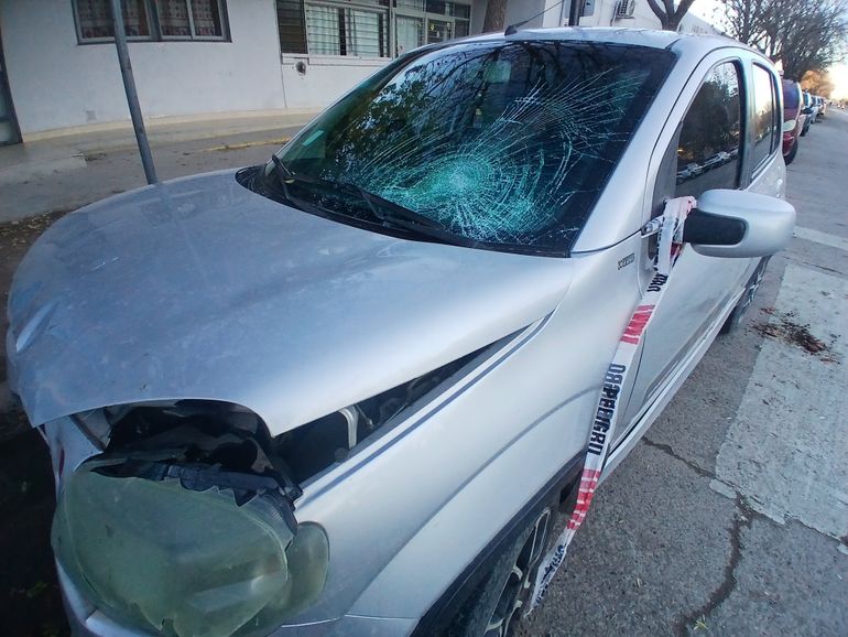 Los dos vehículos involucrados en el choque impactaron de frente. 
