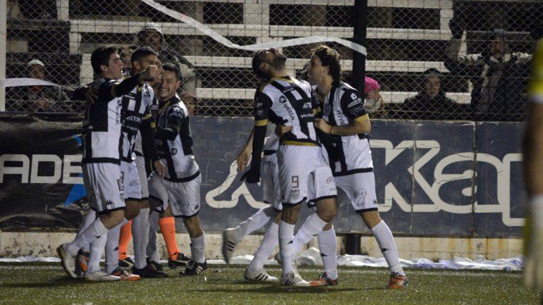 Reviví el triunfo del albinegro ante Gimnasio y Tiro en La Visera