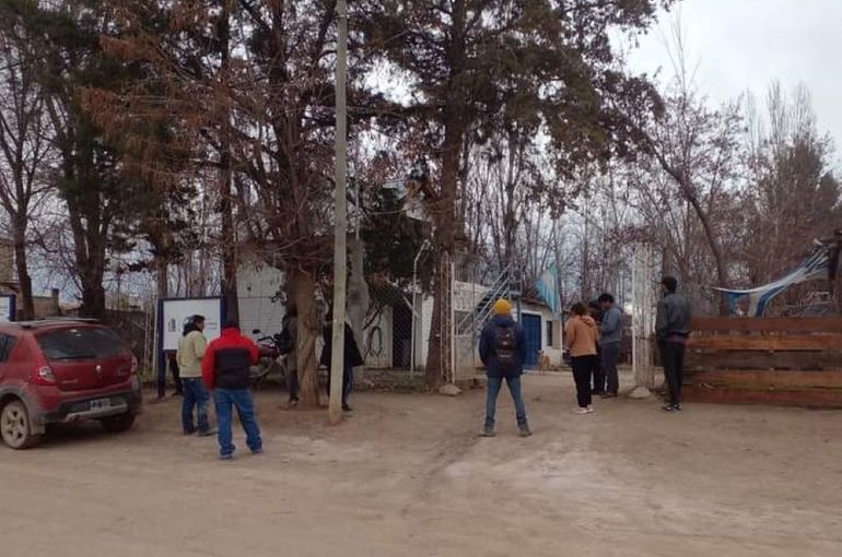 Ocupantes de tierras solicitaron conexión eléctrica