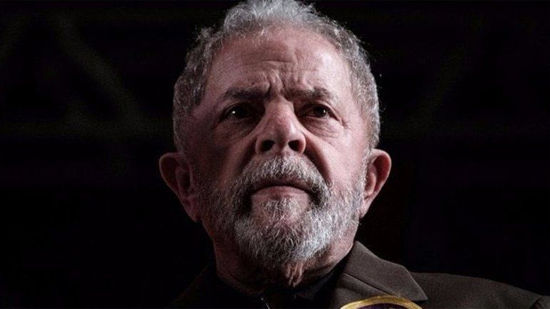 Con un país conmocionado, Lula pasó su primera noche en prisión