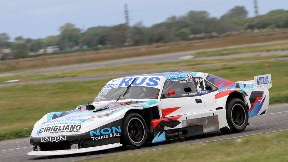 Ayer, al Chevrolet del piloto local hubo que cambiarle el impulsor en boxes.