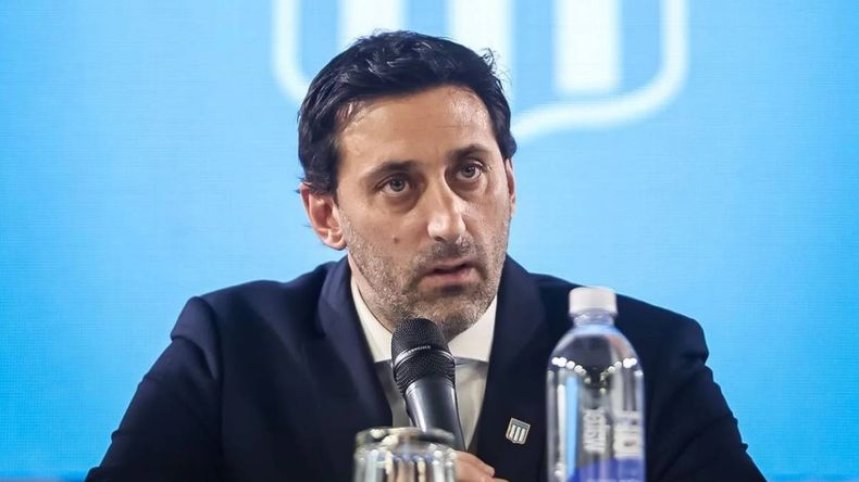 Cuál fue la promesa que le hizo Diego Milito a los hinchas de Racing tras la eliminación de la Libertadores | LMCipolletti.com Cuál fue la promesa que le hizo Diego Milito a los hinchas de Racing tras la eliminación de la Libertadores