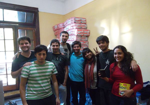 Estudiantes rionegrinos se reúnen por el temporal en La Plata