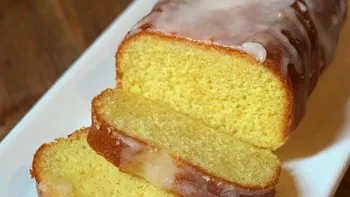 Ni harina ni azúcar, pero ideal para el mate: el budín de naranja con una receta muy simple