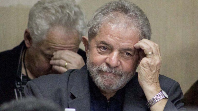 Lula desafió a que demuestren si pidió cinco centavos siquiera.