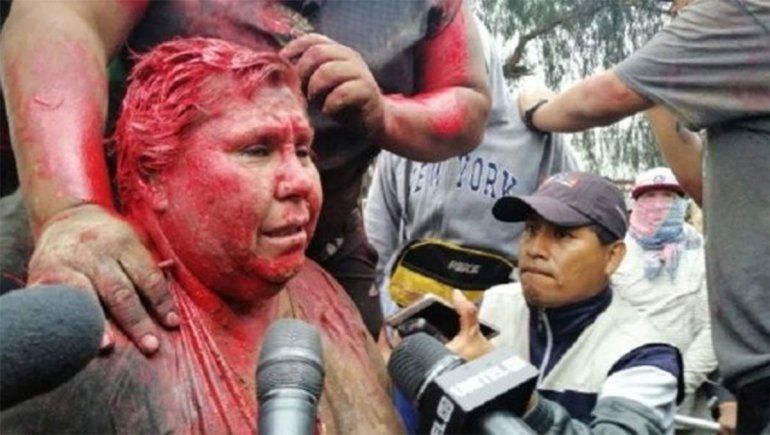 Bolivia: Opositores a Morales incendiaron el municipio de Vinto y agredieron a la alcadesa