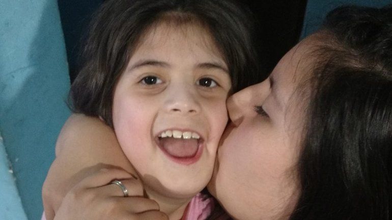 Todos por Uma: una mamá cipoleña pide ayuda para su hija con discapacidad