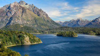 un clasico paisaje de rio negro y neuquen, entre las 7 maravillas naturales del pais