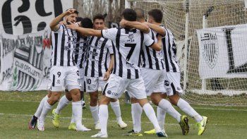 cipo va por todo frente a camioneros: hora y tv