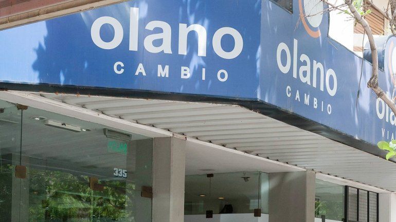 Las casas de cambio y bancos de la ciudad ayer no vendieron dólares.